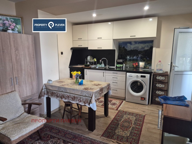 Продава КЪЩА, област Плевен, гр. Долни Дъбник • 240000 € / 469399.20 лв. • 34337640 1 — Holmes.bg Продава КЪЩА, област Плевен, гр. Долни Дъбник • 240000 € / 469399.20 лв. • 34337640 1