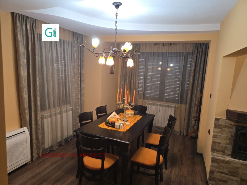 Продава 3-СТАЕН, град Благоевград, Широк център • 135000 € / 264037.05 лв. • 33881628 1 — Holmes.bg Продава 3-СТАЕН, град Благоевград, Широк център • 135000 € / 264037.05 лв. • 33881628 1