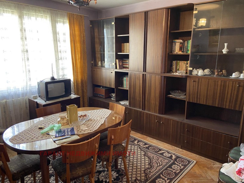 Продава 3-СТАЕН, град Габрово, Център • 85000 € / 166245.55 лв. • 25627613 1 — Holmes.bg Продава 3-СТАЕН, град Габрово, Център • 85000 € / 166245.55 лв. • 25627613 1