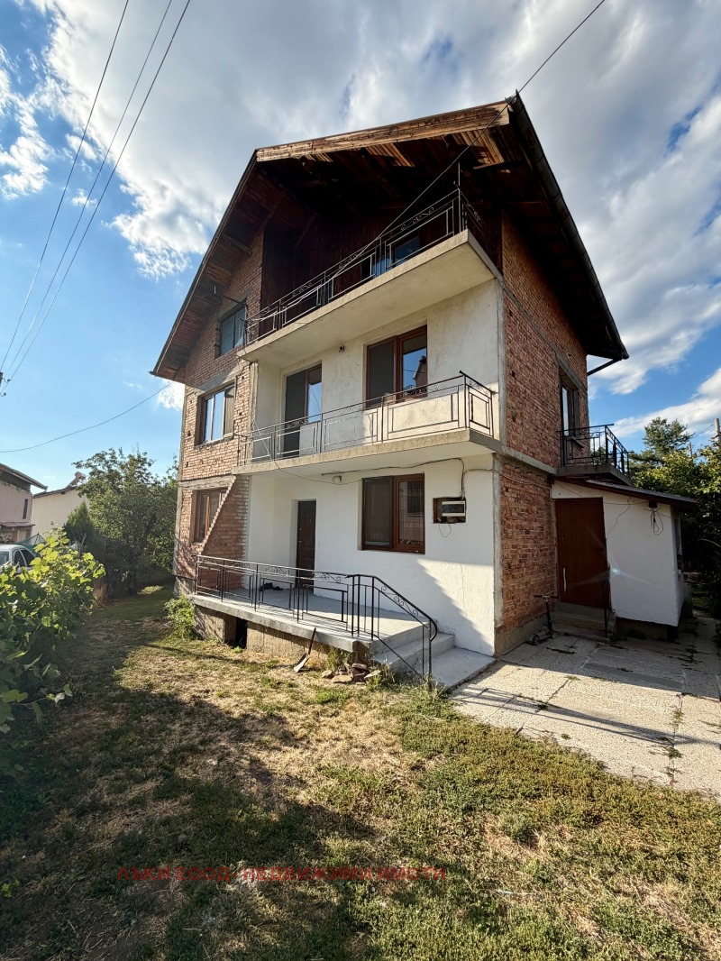 Продава КЪЩА, град София, Илиянци • 470000 € • 42501419 1 — Holmes.bg Продава КЪЩА, град София, Илиянци • 470000 € • 42501419 1