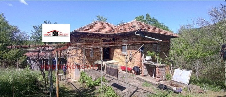 Продава  Къща област Велико Търново , с. Мийковци , 110 кв.м | 77807539