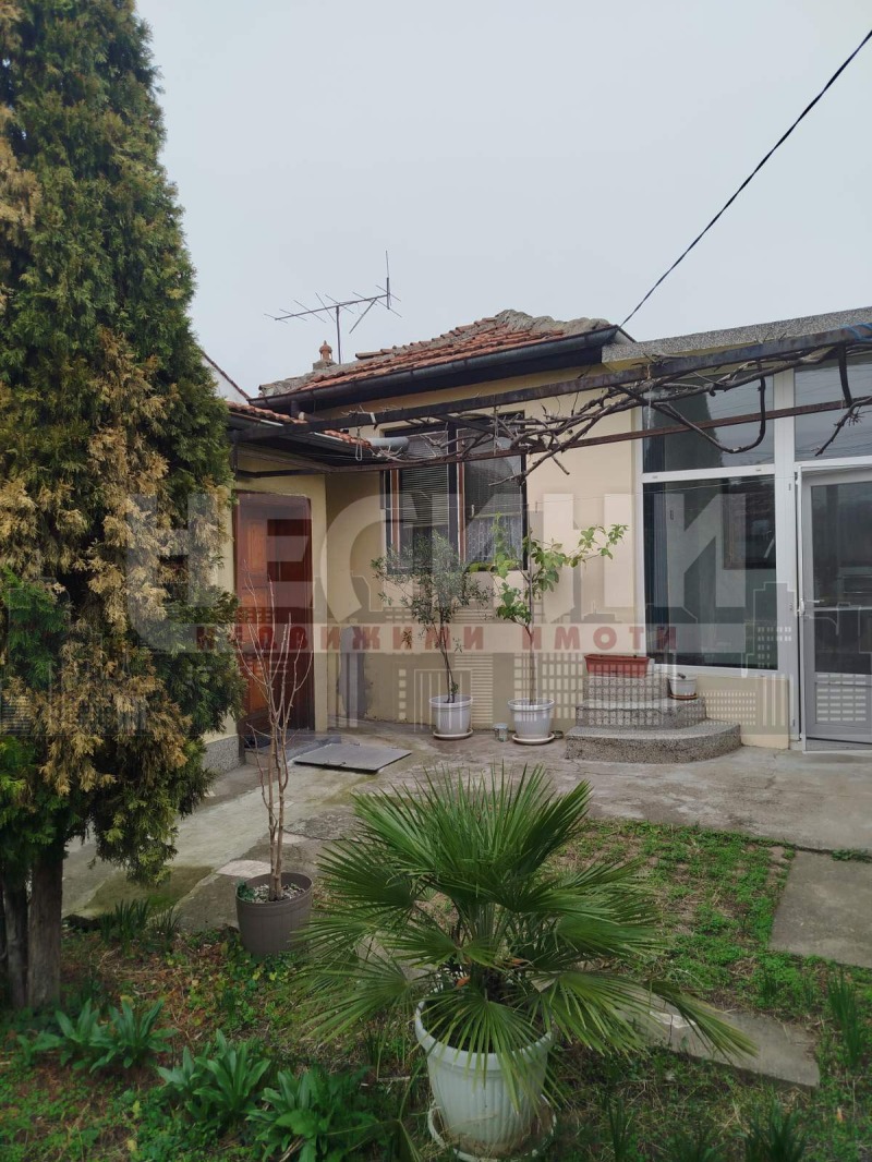 Продава КЪЩА, град Русе, Централен кооп. пазар • 105000 € • 68025191 1 — Holmes.bg Продава КЪЩА, град Русе, Централен кооп. пазар • 105000 € • 68025191 1