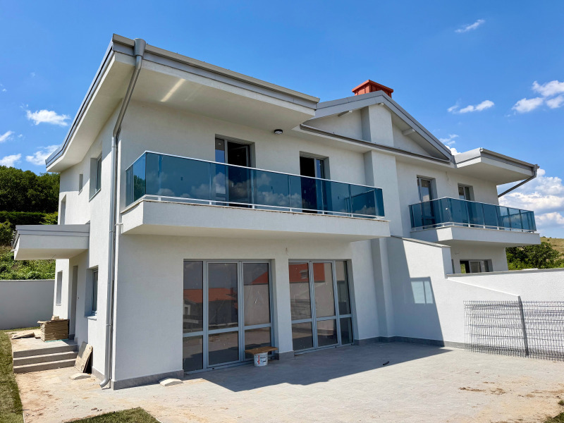 Продава КЪЩА, област Пловдив, с. Белащица • 332600 € • 31467125 1 — Holmes.bg Продава КЪЩА, област Пловдив, с. Белащица • 332600 € • 31467125 1
