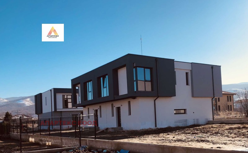 Продава КЪЩА, област Пловдив, с. Първенец • 290000 € • 78422030 1 — Holmes.bg Продава КЪЩА, област Пловдив, с. Първенец • 290000 € • 78422030 1