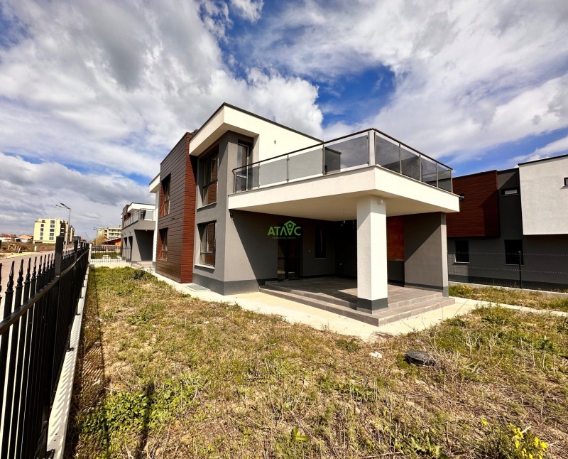 Продава КЪЩА, град Пловдив, Остромила • 397815 € / 778058.51 лв. • 16274475 1 — Holmes.bg Продава КЪЩА, град Пловдив, Остромила • 397815 € / 778058.51 лв. • 16274475 1