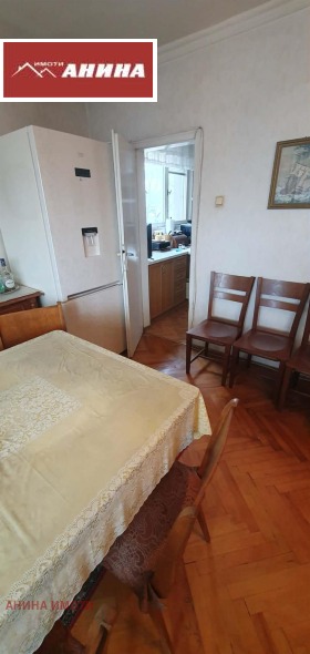 Обява Продава 3-СТАЕН,град Русе, Широк център