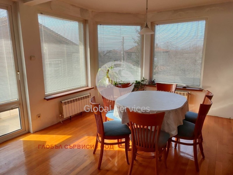 Продава КЪЩА, област София, с. Петърч • 390000 € • 66240120 1 — Holmes.bg Продава КЪЩА, област София, с. Петърч • 390000 € • 66240120 1