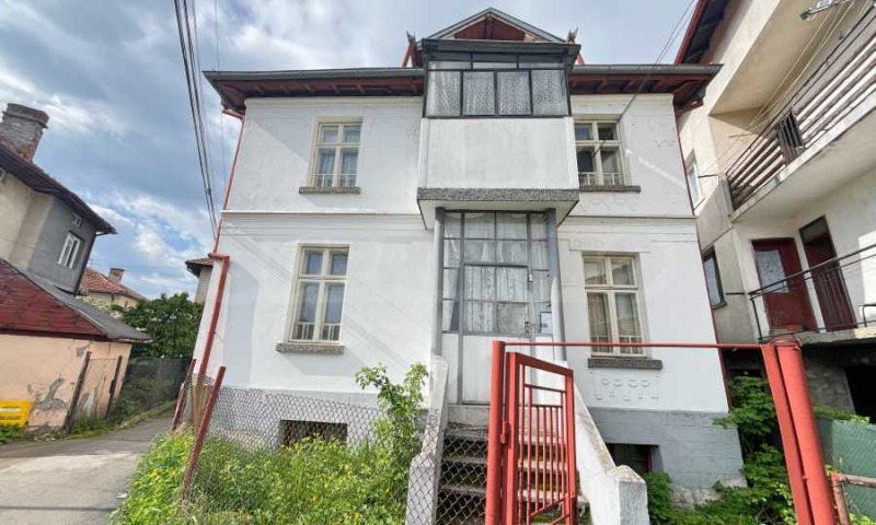 Продава КЪЩА, област София, гр. Самоков • 155000 € / 303153.65 лв. • 79293476 1 — Holmes.bg Продава КЪЩА, област София, гр. Самоков • 155000 € / 303153.65 лв. • 79293476 1