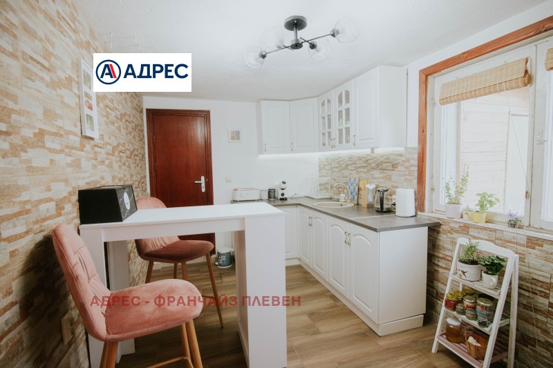 Продава КЪЩА, област Плевен, с. Коиловци • 140000 € • 31799242 1 — Holmes.bg Продава КЪЩА, област Плевен, с. Коиловци • 140000 € • 31799242 1