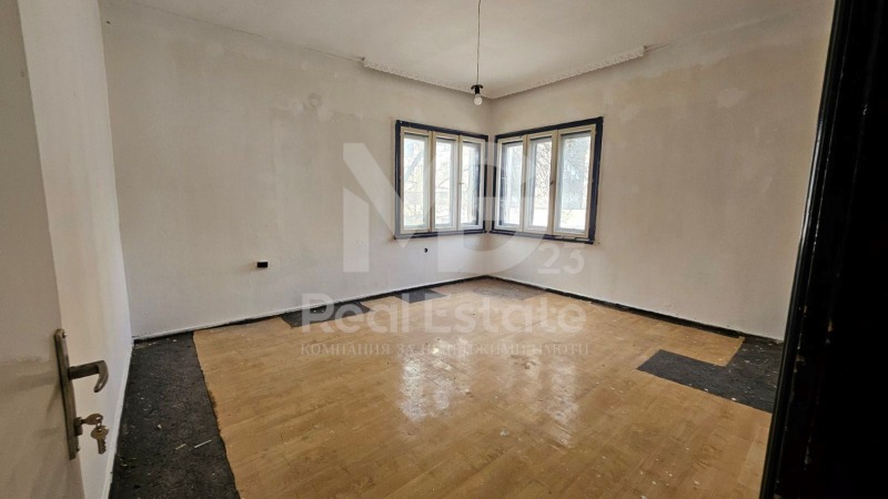 Продава ЕТАЖ ОТ КЪЩА, град Пловдив, Каменица 1 • 292000 € / 571102.36 лв. • 21433501 1 — Holmes.bg Продава ЕТАЖ ОТ КЪЩА, град Пловдив, Каменица 1 • 292000 € / 571102.36 лв. • 21433501 1