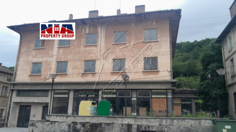 Продава ХОТЕЛ, област Габрово, гр. Плачковци • 156000 € / 305109.48 лв. • 27810008 1 — Holmes.bg Продава ХОТЕЛ, област Габрово, гр. Плачковци • 156000 € / 305109.48 лв. • 27810008 1