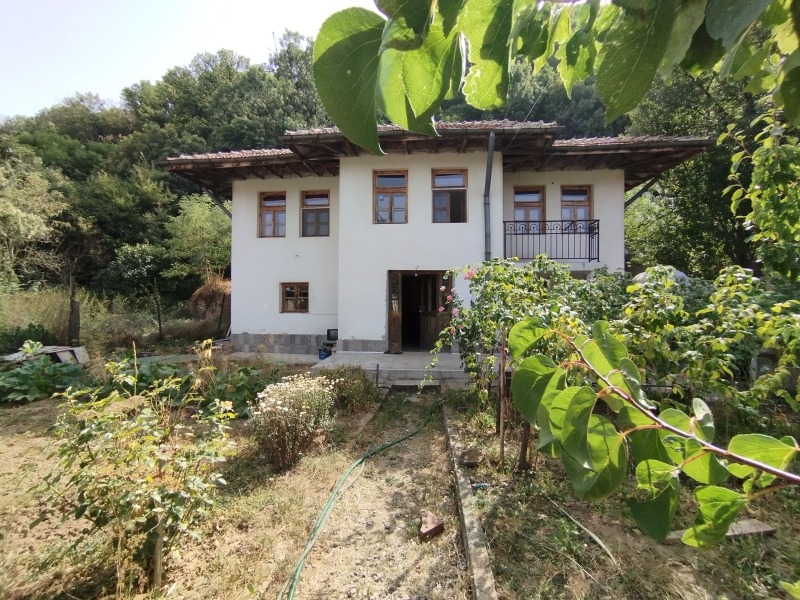 Продава КЪЩА, област Перник, гр. Брезник • 120000 € • 52698865 1 — Holmes.bg Продава КЪЩА, област Перник, гр. Брезник • 120000 € • 52698865 1