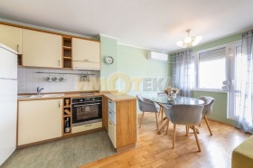 Обява Продава МНОГОСТАЕН,град Варна, Бриз