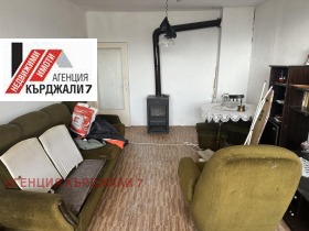 Обява Продава 3-СТАЕН,град Кърджали, Възрожденци