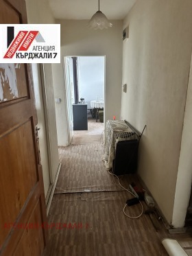 Обява Продава 3-СТАЕН,град Кърджали, Възрожденци