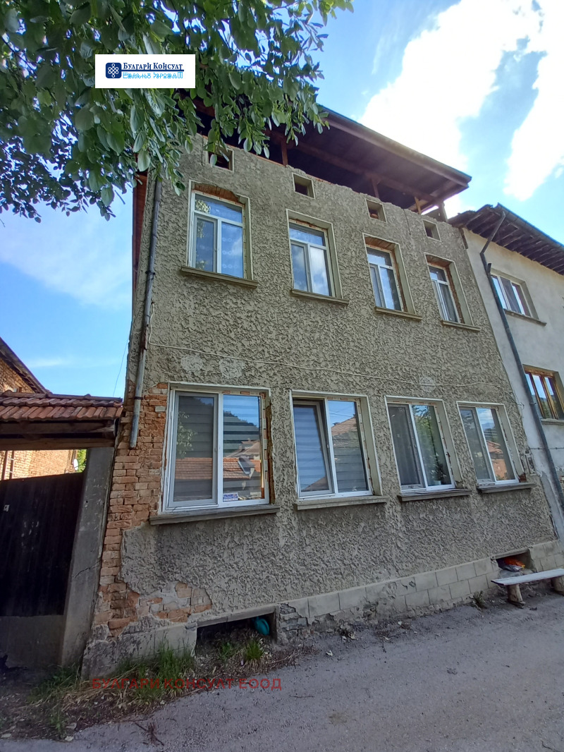 Продава КЪЩА, област Ловеч, с. Черни Осъм • 69000 € • 95388511 1 — Holmes.bg Продава КЪЩА, област Ловеч, с. Черни Осъм • 69000 € • 95388511 1