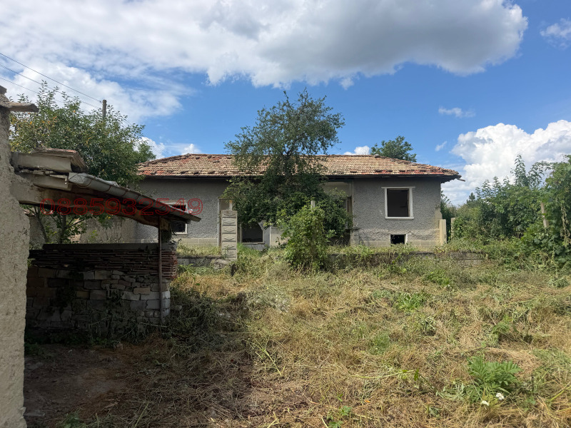 Продава КЪЩА, област Шумен, с. Ивански • 45000 € / 88012.35 лв. • 93801349 1 — Holmes.bg Продава КЪЩА, област Шумен, с. Ивански • 45000 € / 88012.35 лв. • 93801349 1