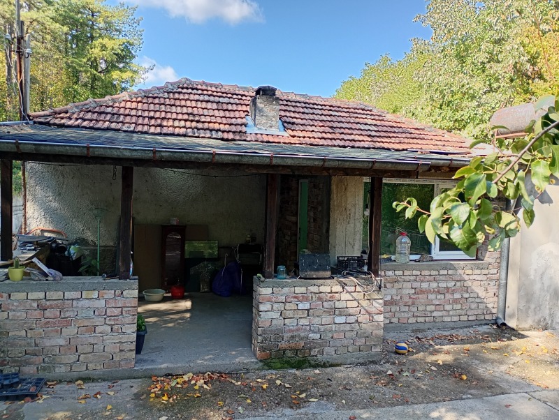Продава КЪЩА, град Плевен, 9-ти квартал • 68000 € / 132996.44 лв. • 59762901 1 — Holmes.bg Продава КЪЩА, град Плевен, 9-ти квартал • 68000 € / 132996.44 лв. • 59762901 1