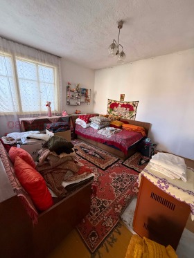 Продава Къща, гр. Нови пазар