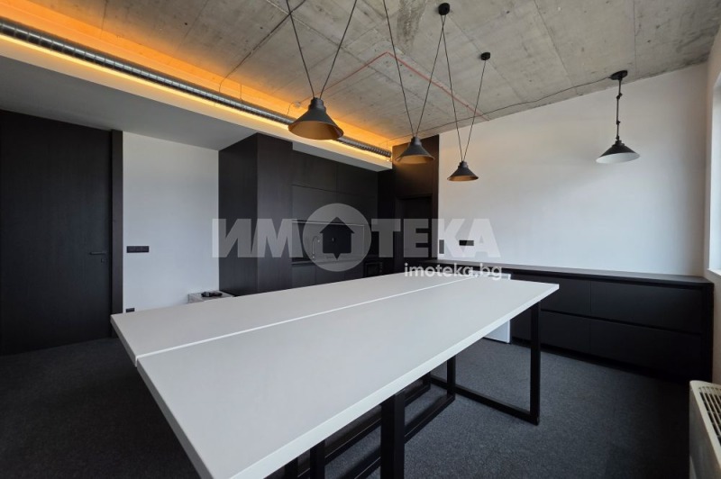 Продава ОФИС, град София, Банишора • 500000 € / 977915.00 лв. • 81111095 1 — Holmes.bg Продава ОФИС, град София, Банишора • 500000 € / 977915.00 лв. • 81111095 1