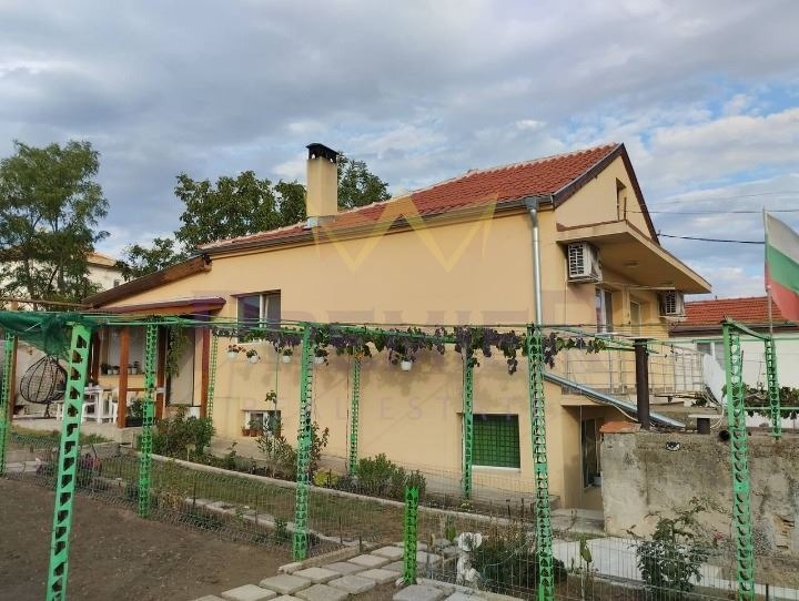 Продава КЪЩА, град Бургас, Черно море • 150000 € / 293374.50 лв. • 59075686 1 — Holmes.bg Продава КЪЩА, град Бургас, Черно море • 150000 € / 293374.50 лв. • 59075686 1