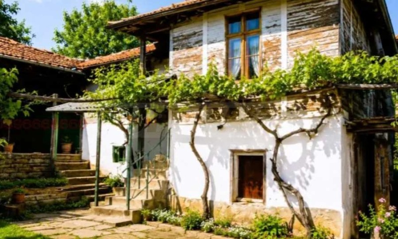 Продава КЪЩА, област Габрово, гр. Дряново • 88000 € • 40704408 1 — Holmes.bg Продава КЪЩА, област Габрово, гр. Дряново • 88000 € • 40704408 1