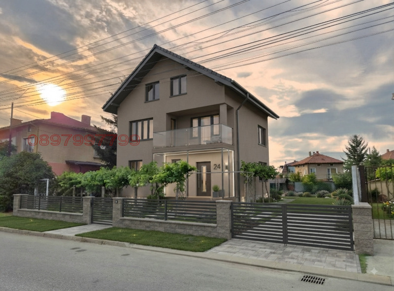 Продава КЪЩА, област София, гр. Костинброд • 329000 € • 42451791 1 — Holmes.bg Продава КЪЩА, област София, гр. Костинброд • 329000 € • 42451791 1