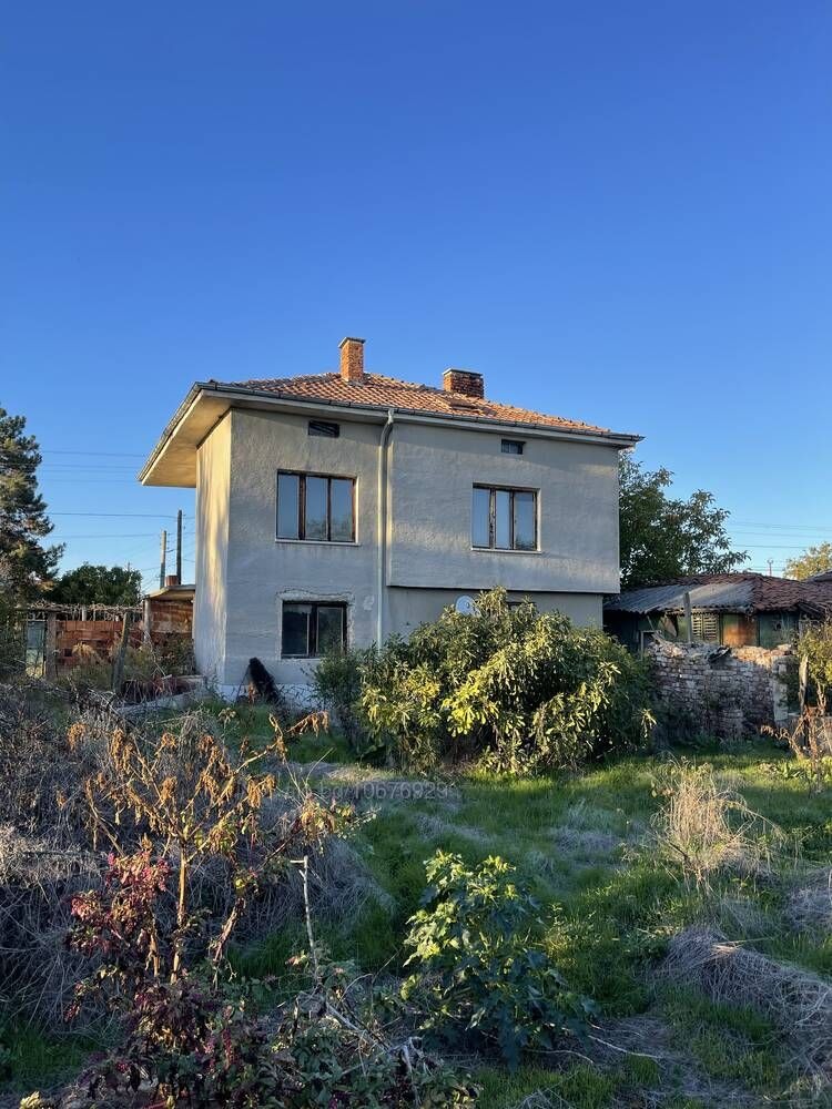 Продава КЪЩА, област Пловдив, гр. Брезово • 80000 € / 156466.40 лв. • 54199802 1 — Holmes.bg Продава КЪЩА, област Пловдив, гр. Брезово • 80000 € / 156466.40 лв. • 54199802 1