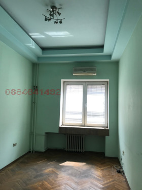 ОФИС, 16 m2 - Holmes.bg ОФИС, 16 m2