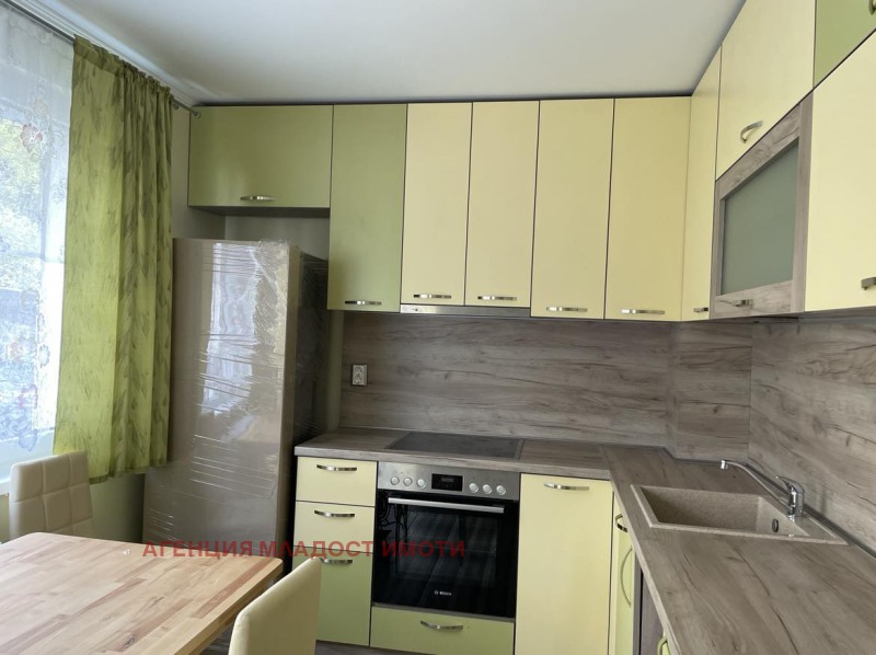 Под наем 3-СТАЕН, град София, Гео Милев • 1500 лв. / 766.94 € • 90378014 1 — Holmes.bg Под наем 3-СТАЕН, град София, Гео Милев • 1500 лв. / 766.94 € • 90378014 1