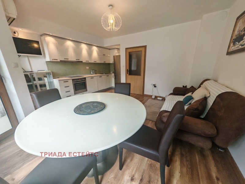 Под наем 3-СТАЕН, град Бургас, Център • 600 € / 1173.50 лв. • 87663885 1 — Holmes.bg Под наем 3-СТАЕН, град Бургас, Център • 600 € / 1173.50 лв. • 87663885 1