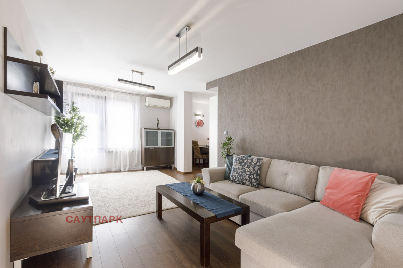 Под наем 3-СТАЕН, град София, Хладилника • 850 € • 57304738 1 — Holmes.bg Под наем 3-СТАЕН, град София, Хладилника • 850 € • 57304738 1