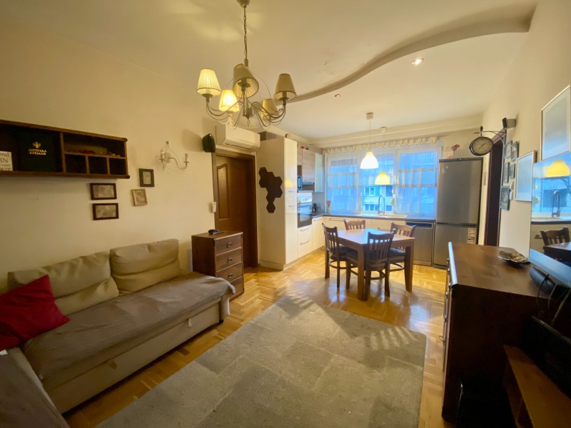 Под наем 3-СТАЕН, град София, Център • 650 € / 1271.29 лв. • 65311525 1 — Holmes.bg Под наем 3-СТАЕН, град София, Център • 650 € / 1271.29 лв. • 65311525 1