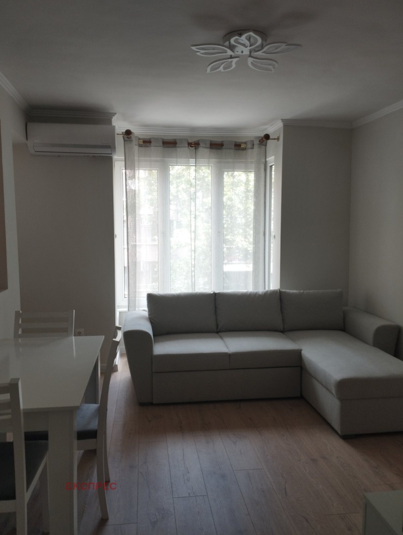 Под наем 3-СТАЕН, град Пловдив, Център • 600 € / 1173.50 лв. • 49863466 1 — Holmes.bg Под наем 3-СТАЕН, град Пловдив, Център • 600 € / 1173.50 лв. • 49863466 1