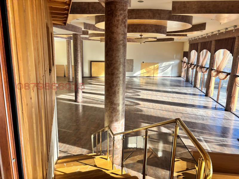 Дава под наем ТЪРГОВСКИ КОМПЛЕКСгр. Петрич, област Благоевград Дава под наем ТЪРГОВСКИ КОМПЛЕКСгр. Петрич, област Благоевград