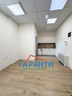 Обява Дава под наем ОФИС,град Пловдив, Център