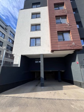 Обява Дава под наем ПАРКОМЯСТО,град София, Малинова долина