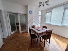 Тристайни апартаменти под наем в град Варна, ВИНС-Червен площад - изображение 7 