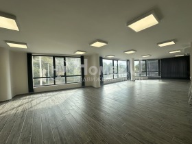 Обява Дава под наем ОФИС,град Пловдив, Център