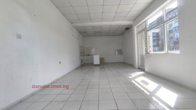 Под наем МАГАЗИН, град Русе, Дружба 3 • 205 € / 400.95 лв. • 50456314 1 — Holmes.bg Под наем МАГАЗИН, град Русе, Дружба 3 • 205 € / 400.95 лв. • 50456314 1