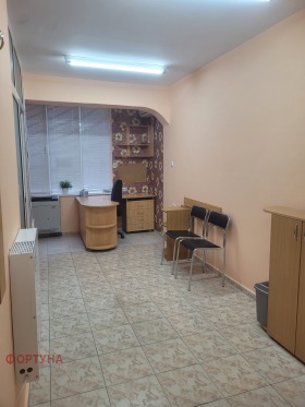 ОФИС, 30 m2 - Holmes.bg ОФИС, 30 m2