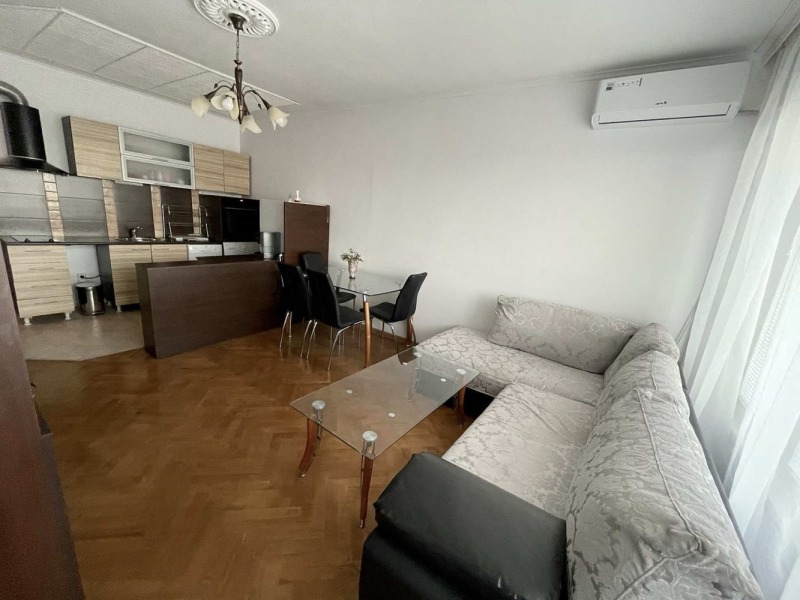 Под наем 3-СТАЕН, град София, Надежда 1 • 650 € / 1271.29 лв. • 11537820 1 — Holmes.bg Под наем 3-СТАЕН, град София, Надежда 1 • 650 € / 1271.29 лв. • 11537820 1