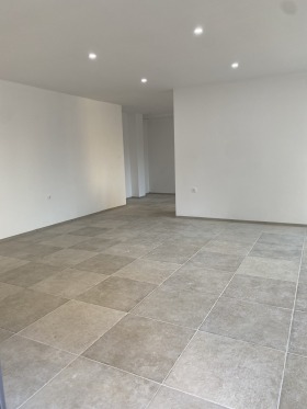 Обява Дава под наем ОФИС,град Пловдив, Център