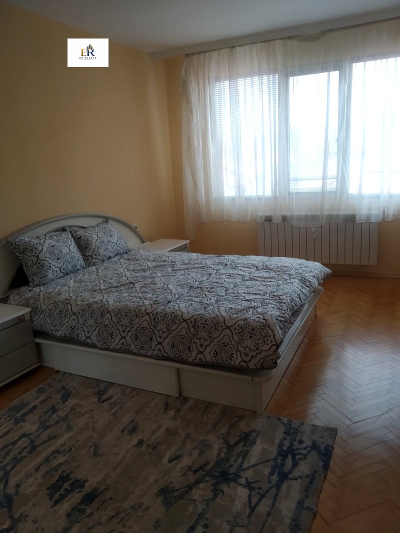 Под наем 4-СТАЕН, град Плевен, Широк център • 750 € / 1466.87 лв. • 44267014 1 — Holmes.bg Под наем 4-СТАЕН, град Плевен, Широк център • 750 € / 1466.87 лв. • 44267014 1