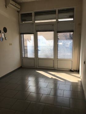 Дава под наем Магазин, град Русе