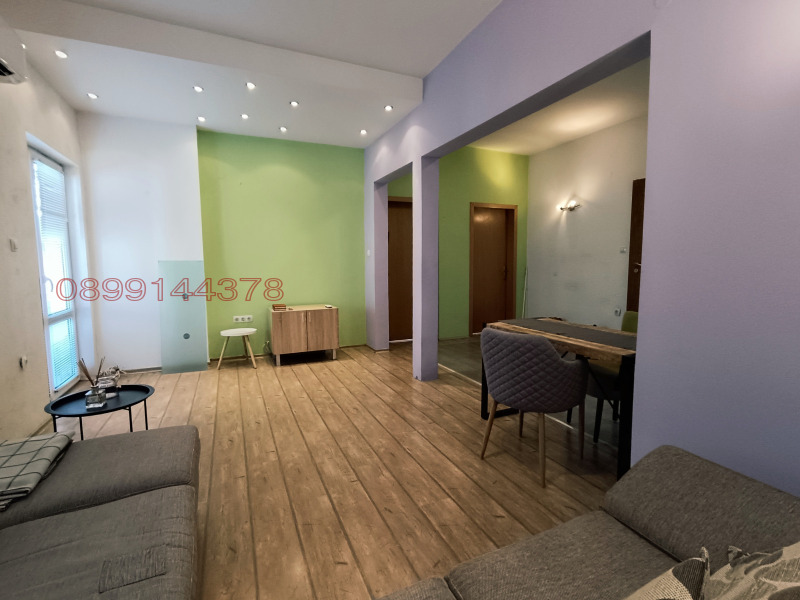 Под наем 3-СТАЕН, град Пловдив, Център • 550 € / 1075.71 лв. • 55056582 1 — Holmes.bg Под наем 3-СТАЕН, град Пловдив, Център • 550 € / 1075.71 лв. • 55056582 1