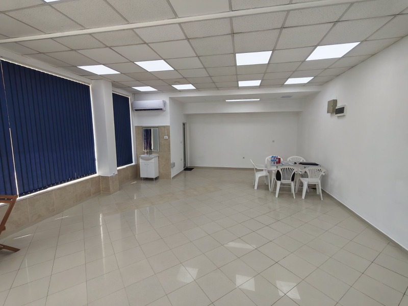Под наем ОФИС, град Варна, Възраждане 1 • 1000 € / 1955.83 лв. • 17491617 1 — Holmes.bg Под наем ОФИС, град Варна, Възраждане 1 • 1000 € / 1955.83 лв. • 17491617 1