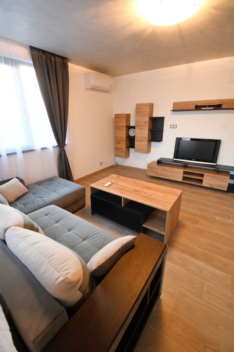 Дава под наем ЕТАЖ ОТ КЪЩАград София, гр. Нови Искър