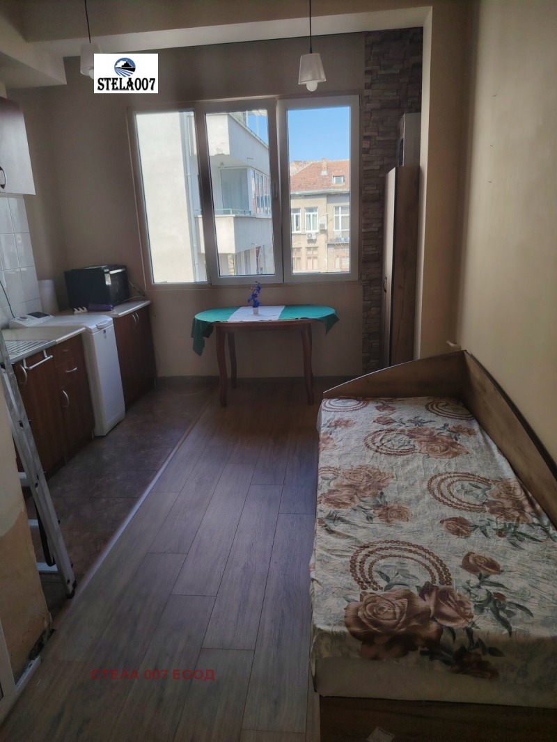 Под наем 1-СТАЕН, град София, Център • 300 € / 586.75 лв. • 57475183 1 — Holmes.bg Под наем 1-СТАЕН, град София, Център • 300 € / 586.75 лв. • 57475183 1