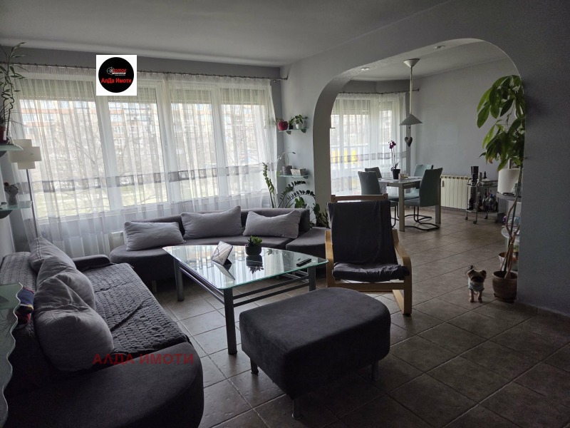 Под наем 4-СТАЕН, град София, Мусагеница • 1100 € / 2151.41 лв. • 17465115 1 — Holmes.bg Под наем 4-СТАЕН, град София, Мусагеница • 1100 € / 2151.41 лв. • 17465115 1